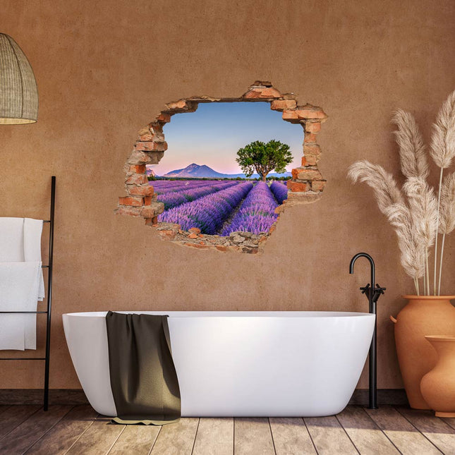 Wandaufkleber Wandtattoo in Form eines Wanddurchbruchs  von einem Lavendelfeld als Hauptbild im Badezimmer über der Badewanne an einer orangenen Wand