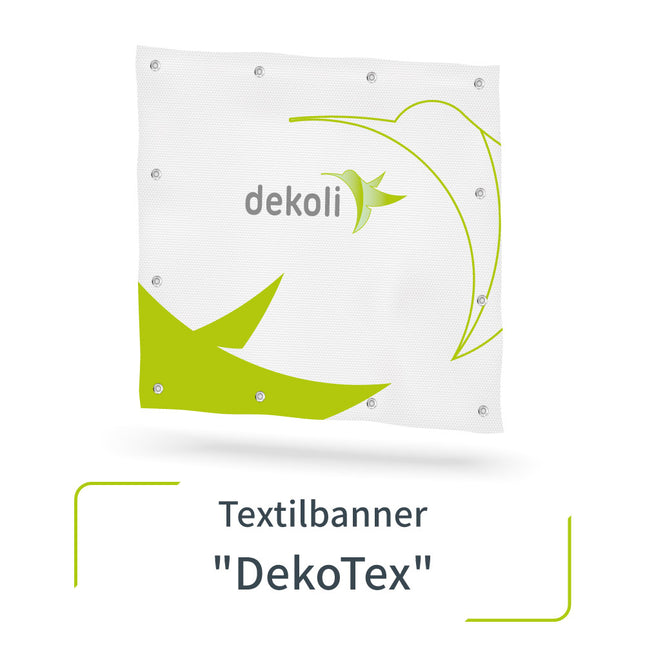 Textilbanner "DekoTex" von dekoli, präsentiert auf weißem Hintergrund mit grüner Grafik, versehen mit Metallösen, ideal für Werbung mit hochauflösendem Druck.